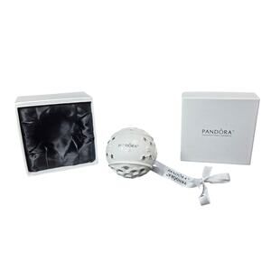 Pandora 2011 Unforgettable Moments White Christmas‎ Ball Ornament Silver Stars